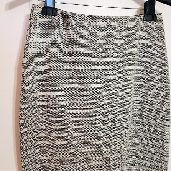 LOFT Linear Pattern Knit Pencil Skirt Black Cream X Small - Picture 2 of 11